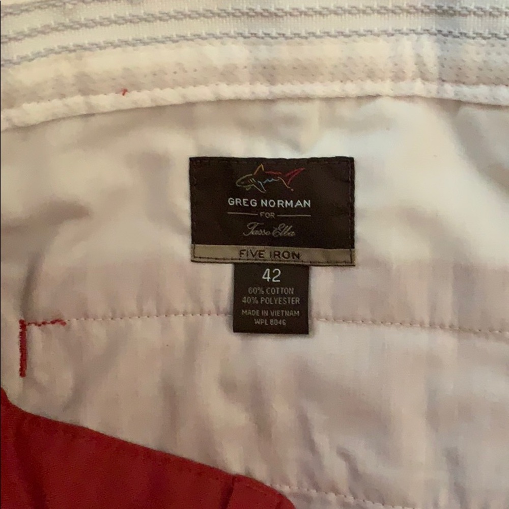 Men crimson shorts